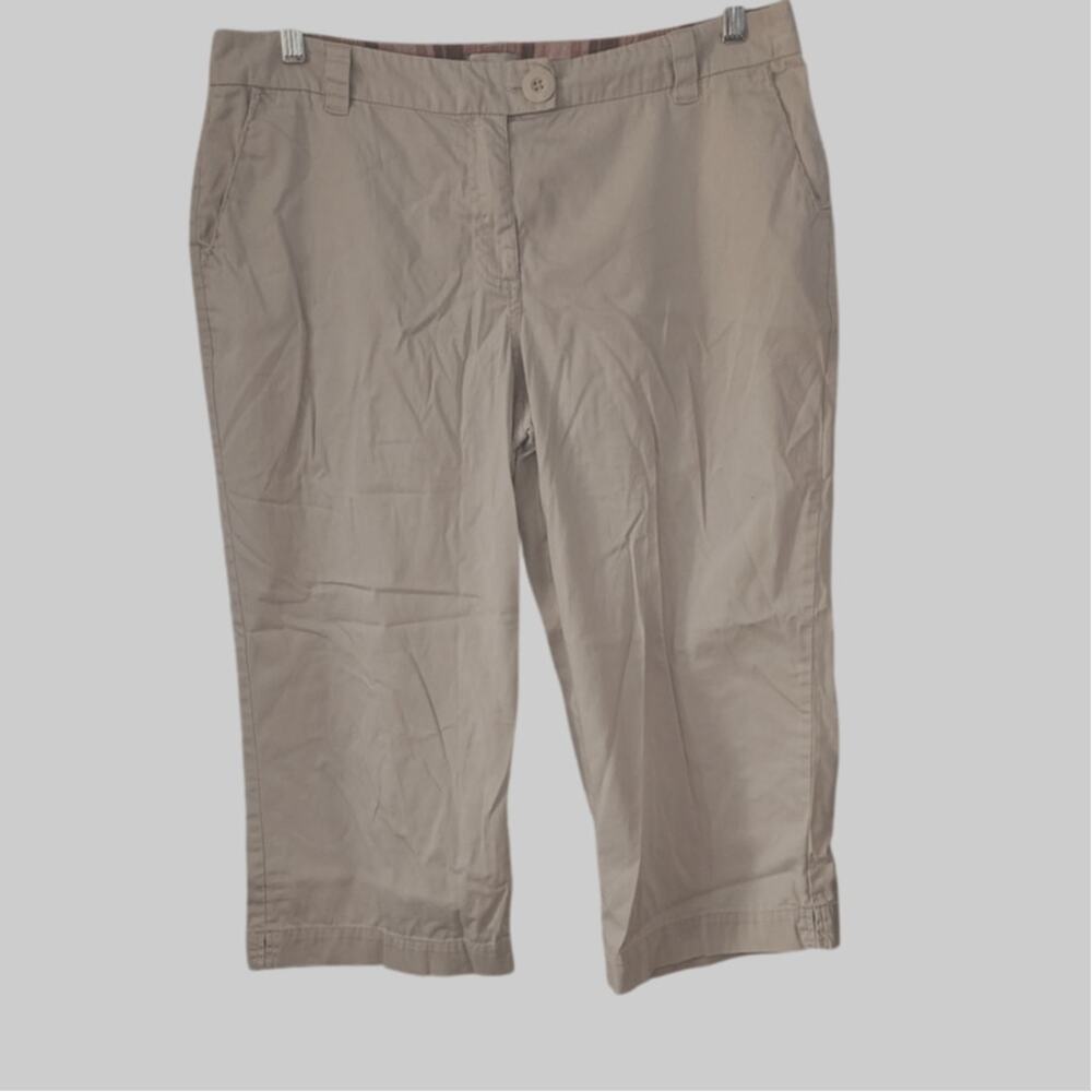 Chico's Women's Light Tan Straight Leg Capri Pedal Pusher Size 2.5 / 14